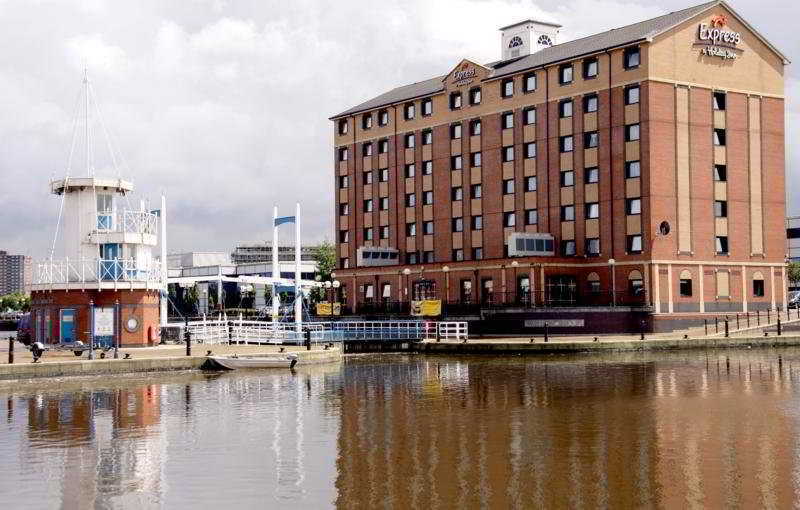 Holiday Inn Express Manchester - Salford Quays, An Ihg Hotel Екстериор снимка